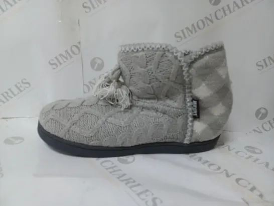 LINA SLIPPER BOOT UK 9 - MED GREY - BAGGED 