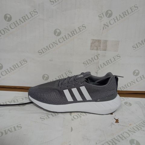 PAIR OF ADIDAS TRAINERS IN LIGHT GREY SIZE UNSPECIFIED
