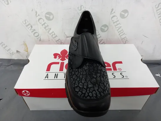 BOXED RIEKER ANTISTRESS VELCRO STRAP SHOES IN BLACK - SIZE 39