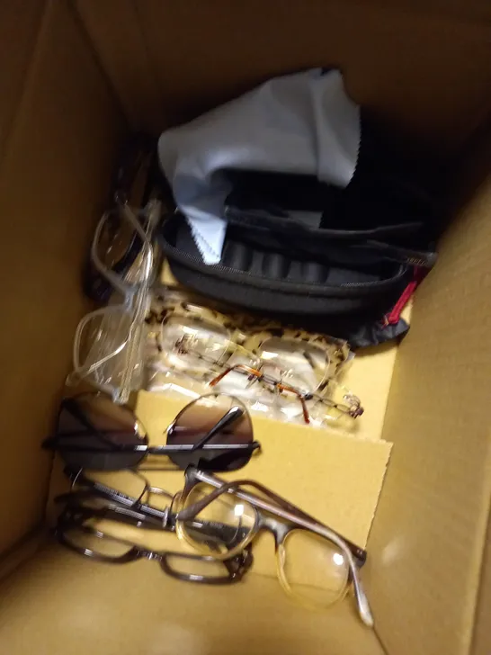 BOX OF APPROXIMATELY 10 ASSORTED SUNGLASSES TO INCLUDE FIRMOO, SPECSAVERS, ODDBALLS ETC