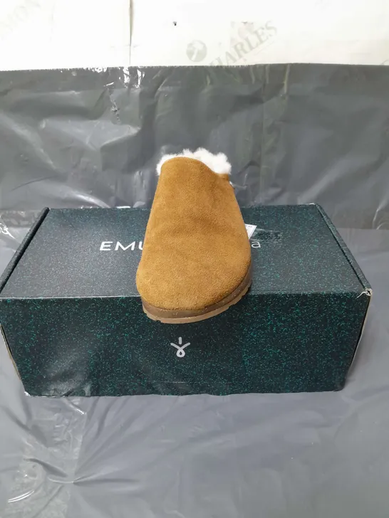 EMU AUSTRALIA SUEDE SLIPPERS SHEEPSKIN LINING CHESTNUT SIZE 7