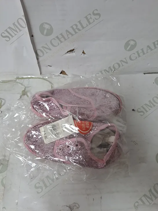 APPROXIMATELY 20 PAIRS  OF BAGGED PINK CHILDRENS BOOTS IN VARIOUS SIZES