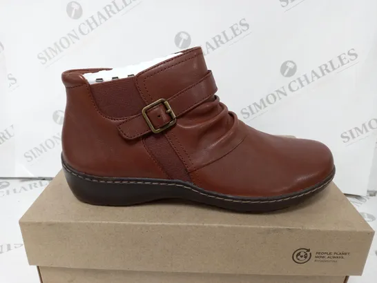 BOXED CLARKS CORA ROUCHED BOOTS IN DARK TAN LEA - UK 6