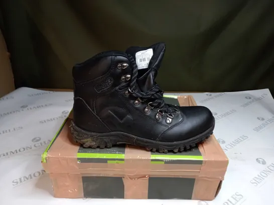 BOXED GELERT MENS LEATHER BOOTS SIZE 10