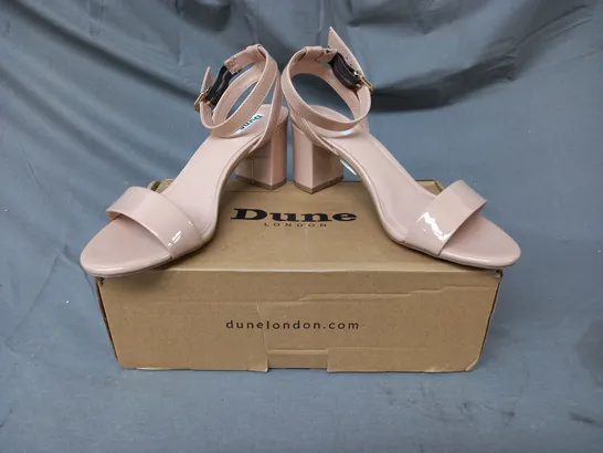 BOXED PAIR OF DUNE LONDON OPEN TOE BLOCK HEEL SANDALS IN BLUSH SIZE 6