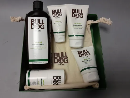 BOXED BULL DOG 5-PIECE GIFT SET WITH BAG