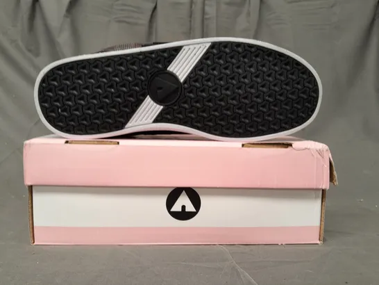 BOX OF APPROXIMATELY 10 BOXED PAIRS OF AIR WALK TRAINERS IN BLACK/PLAID/WHITE - VARIOUS SIZES