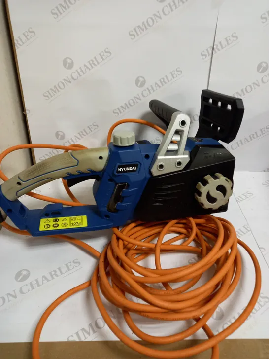 HYUNDAI 2400W / 230V 16" BAR ELECTRIC CHAINSAW