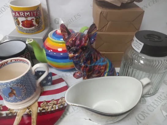 LOT OF ASSORTED HOUSEHOLD ITEMS TO INCLUDE CUPS, PLATES ORNAMENTS AND TEAPOTS - COLLECTION ONLY