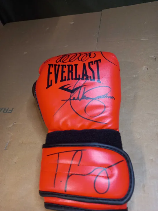 SIGNED ANTHONY JOSHUA SIGNED BOXING GLOVE