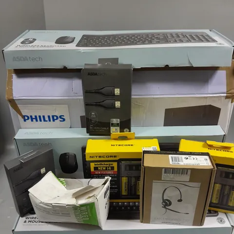 APPROXIMATELY 9 ASSORTED ELECTRICAL ITEMS TO INCLUDE PHILIPS 3000 SERIES MICRO MUSIC SYSTEM, WIRELESS KEYBOARD AND MOUSE COMBO, NITECORE INTELLICHARGER, ETC