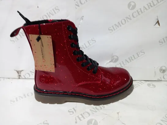 BOXED PAIR OF HEAVENLY FEET BOOTS IN RED GLITTER EFFECT UK SIZE 7