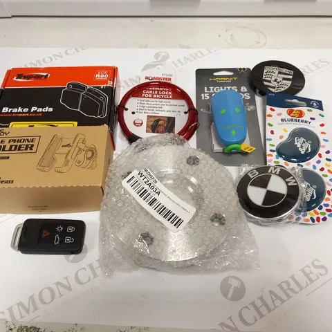 BOX OF ASSORTED CAR AND VEHICLE ACCESSORIES TO INCLUDE; JELLY BELLY BLUEBERRY DUO VENT AIR FRESHENER, HORNIT NANO, COMPETITION HUBCENTRIC SPACER FORD, ROADSTER COMBINATION CABLE LOCK FOR BICYCLE, TRUP