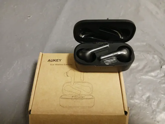 AUKEY TRUE WIRELESS EARBUDS - BLACK