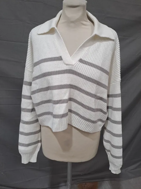 HOLLISTER CALIFORNIA LONG SLEVE KNITTED TOP IN WHITE/GREY SIZE SMALL