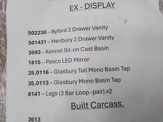 PALLET OF ASSORTED BATHROOM CABINETS AND FITTINGS 