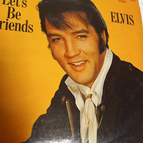 5 ASSORTED ELVIS VINYL RECORDS TO INCLUDE; LET'S BE FRIENDS, EASY COME, EASY GO, HE WALKS BESIDE, IN DEMAND AND MOODY BLUES