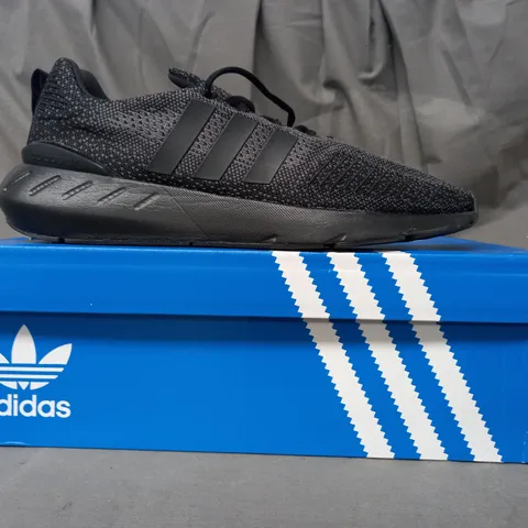 BOXED PAIR OF ADIDAS SWIFT RUN 22 SHOES IN BLACK UK SIZE 10