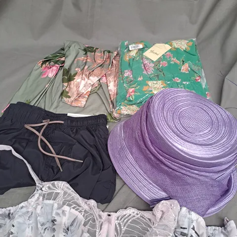 BOX OF APPROXIMATELY 25 ASSORTED CLOTHING ITEMS TO INCLUDE - HAT , SHORTS , BRA ETC