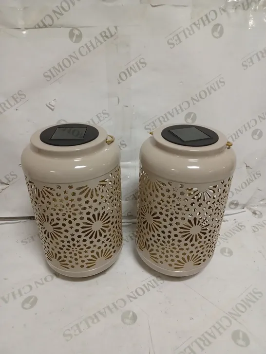 GARDEN REFLECTIONS SET OF 2 PATTERNED SOLAR LANTERNS, FLOWER