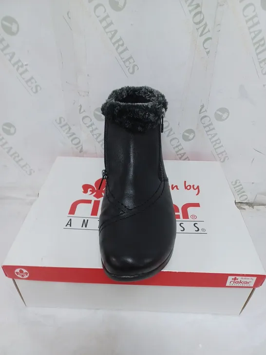 BOXED RIEKER ANTISTRESS LADIES BLACK FLEECE LINED BOOTS ZIP FASTENING. SIZE EU 41