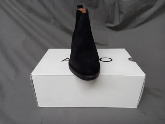 BOXED PAIR OF ALDO SUEDE ANKLE BOOTS IN BLACK SIZE 4