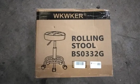 BOXED WKWKER ROLLING STOOL