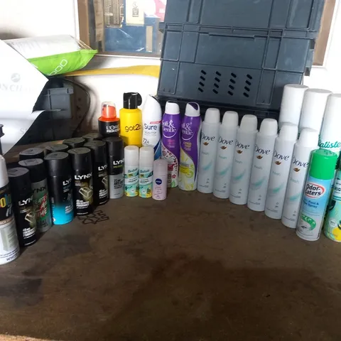 APPROXIMATELY 31 ASSORTED AEROSOL SPRAYS TO INCLUDE; BATISTE, DOVE, GOT2B, LOREAL AND LYNX