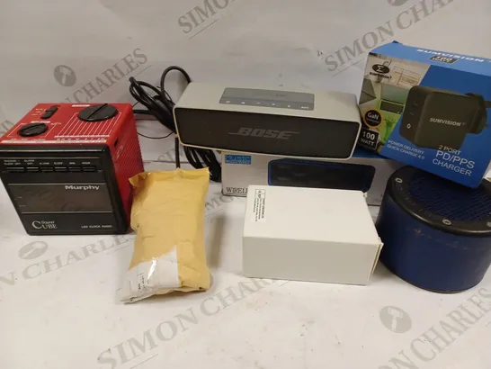 BOXED LOT TO CONTAIN 6 X ASSORTED TECH PRODUCTS. INCLUDES WIRELESS SPEAKERS, CHARGERS ETC 