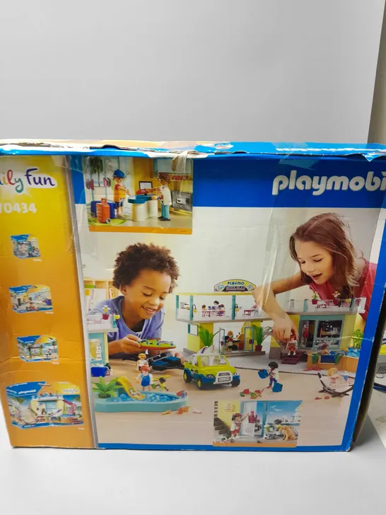 BOXED PLAYMOBIL FAMILY FUN SET - 70434 