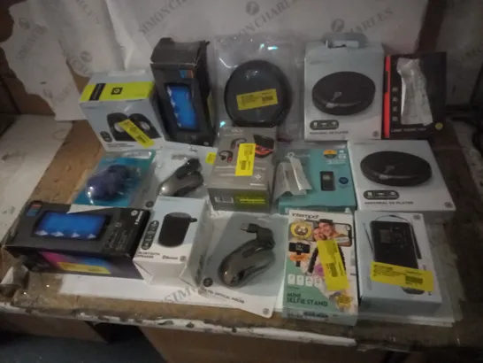 GROUP OF APPROX 15 ASSORTED ITEMS TO INCLUDE CD PLAYERS, PC MICE, BLUETOOTH SPEAKERS ETC