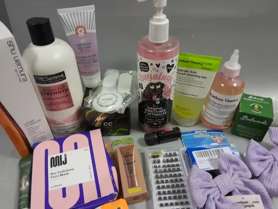 BOX OF APPROXIMATELY 15 COSMETIC ITEMS TO INCLUDE SALICYLIC ACID CLEANSER, TRESEMME CONDITIONER, BODY SCRUB, ETC