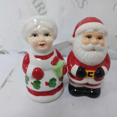 MR CHRISTMAS NOSTALGIC SANTA SALT & PEPPER SHAKER WITH GIFTBOX