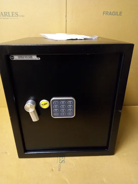 YALE ALARMED ELECTRONIC SAFE 