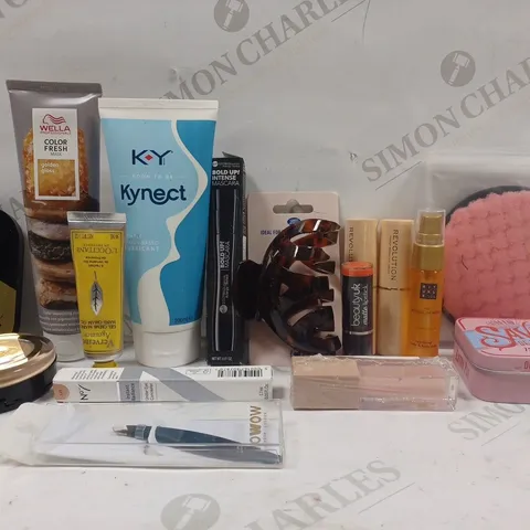 BOX OF APPROX 10 ASSORTED BEAUTY PRODUCTS TO INCLUDE WELLA FRESH COLOR MASK, NO7 CONCEALER #1.25, WOW LONDON TWEEZERS, ETC 