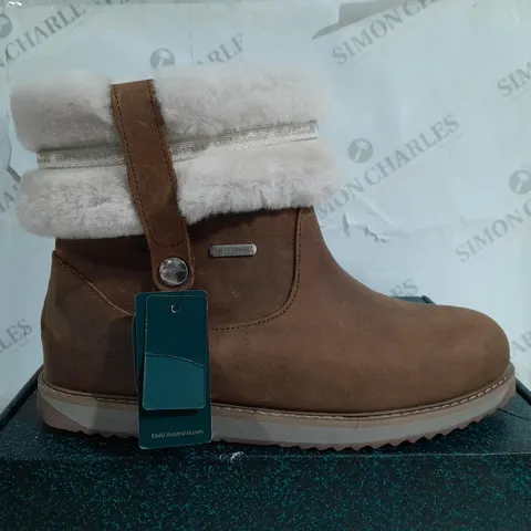 BOXED EMU ALL WEATHER SCOTT WATERPROOF SHEEPSKIN ANKLE BOOTS, brown - SIZE 7