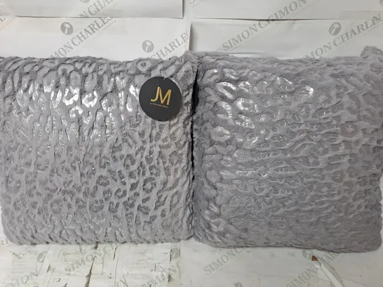 JULIEN MACDONALD SET OF 2 OFF VELVET CUSHIONS 