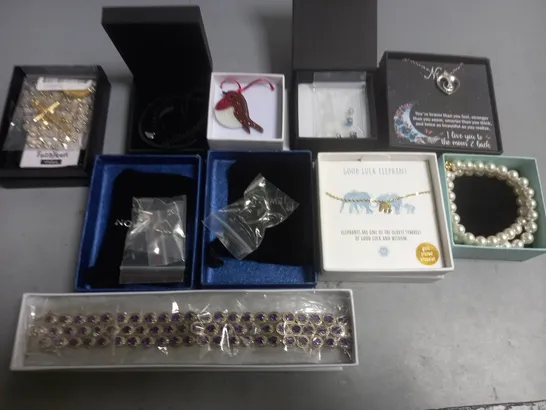 lot of approximately 30 assorted jewellery items to include French connection, CERNUCCI, accessorize 