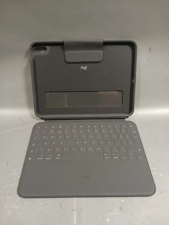 4 X LOGITECH KEYBOARD TABLET CASES - MODEL UNSPECIFIED 