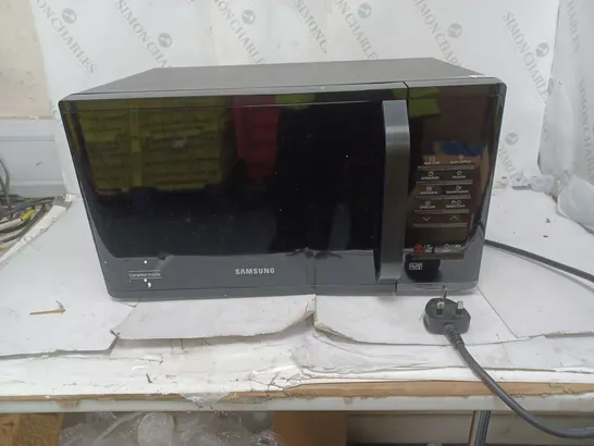 BOXED SAMSUNG MICROWAVE OVEN 