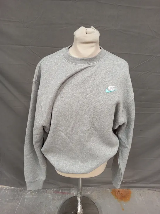 NIKE LIGHT GREY CREW NECK SWEATSHIRT - MEDIUM