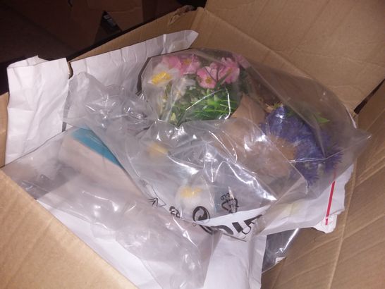 BOX OF ASSORTED ITEMS INCLUDING ARTIFICIAL FLOWERS, MICROFIBER CLEANING CLOTHS, FX-PRO ELITE DRONE BATTERY, ECT