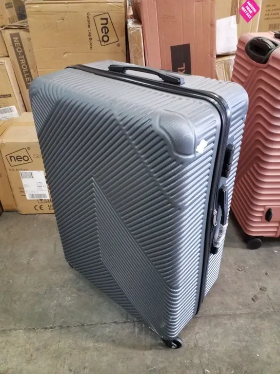 NEO SET OF APPROXIMATELY 3 SILVER HARD SHELL LUGGAGE SUITCASES