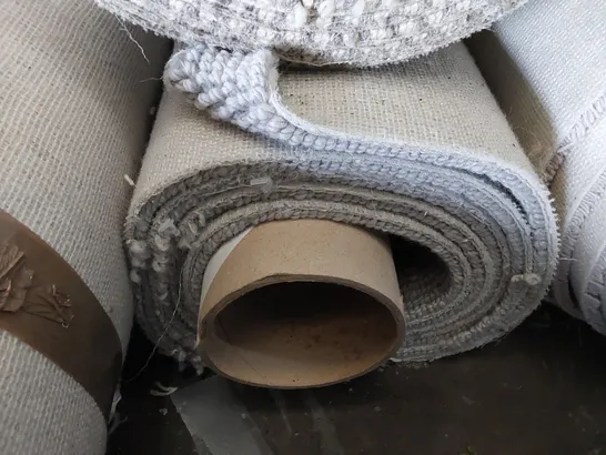 ROLL OF QUALITY CARPET// SIZE: APPROX 4 X 3.7m