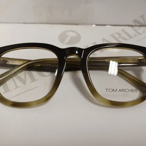 TOM ARCHER GREEN FASHION GLASSES