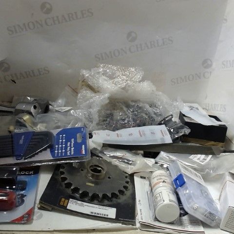 LOT OF ASSORTED ITEMS TO INCLUDE; WING MIRROR, DRY LUBE, TOOLS ETC 