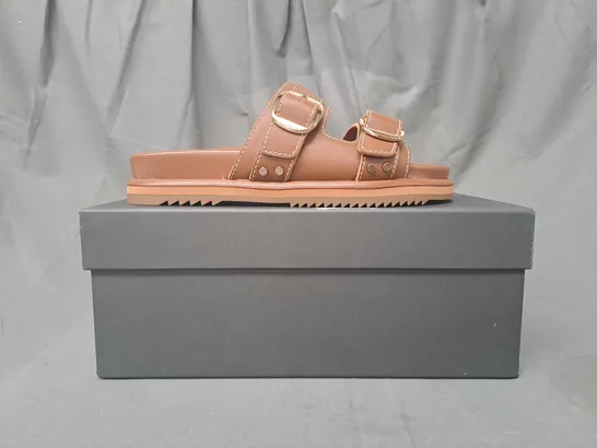 BOXED PAIR OF MINT VELVET OPEN TOE LEATHER SANDALS IN TAN UK SIZE 5