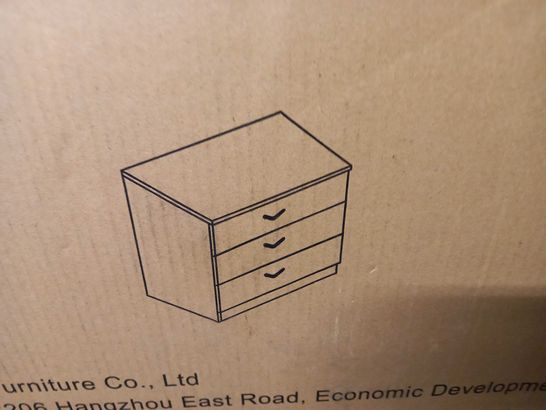 BOXED WHITE CHEST OF DRAWERS - 10F1
