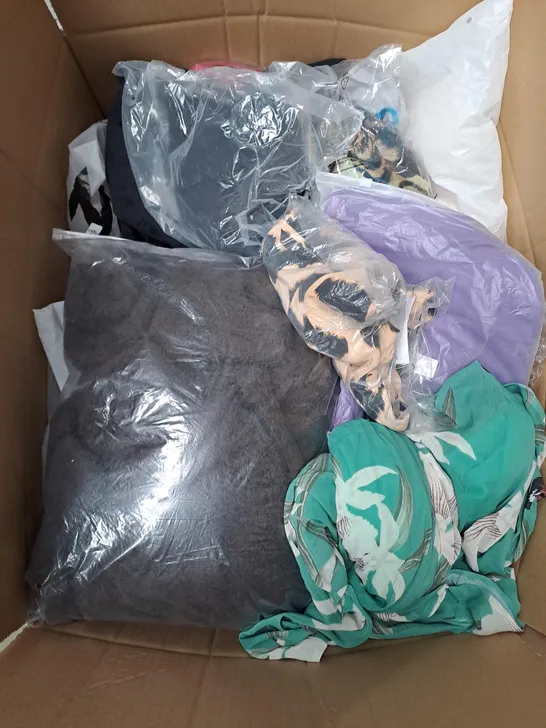 BOX OF APPROXIMATELY 25 ASSORTED CLOTHING ITEMS TO INCLUDE - JACKET , BRA , SHIRT ETC