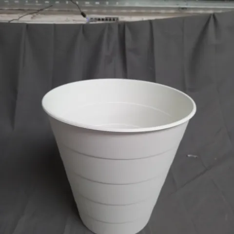 WHITE PLASTIC RUBBSH BIN